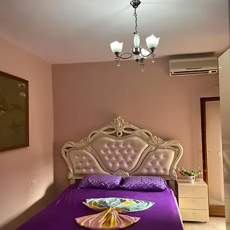 Center 2 Apartment